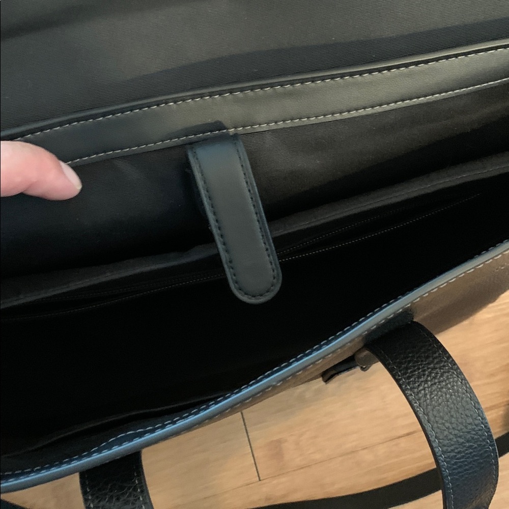Black Coach Leather Men's Bag - Picture 4 of 12